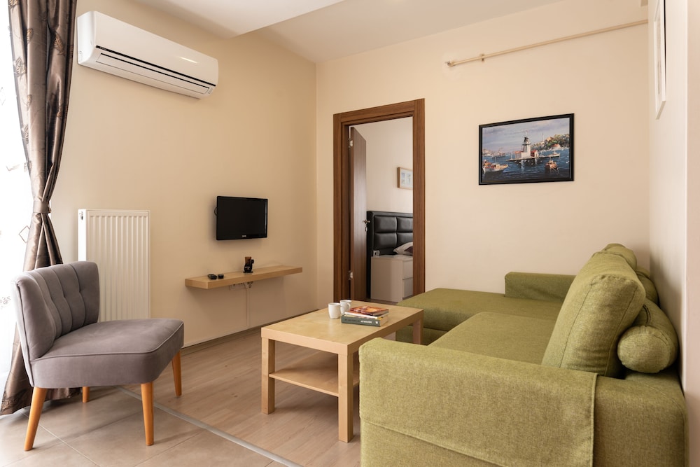 A Studio Apartment 40/62