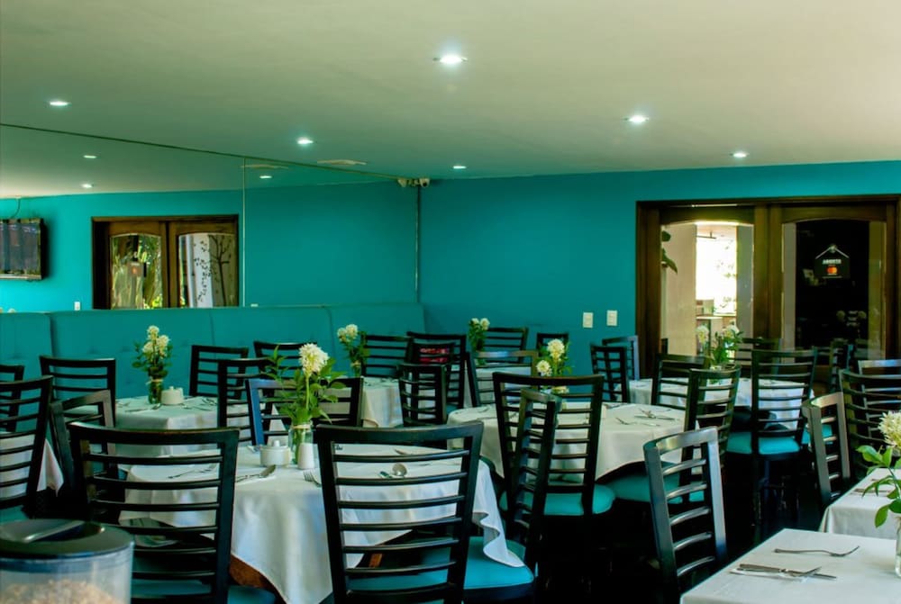 Apartaestudios Los Andes 33/39