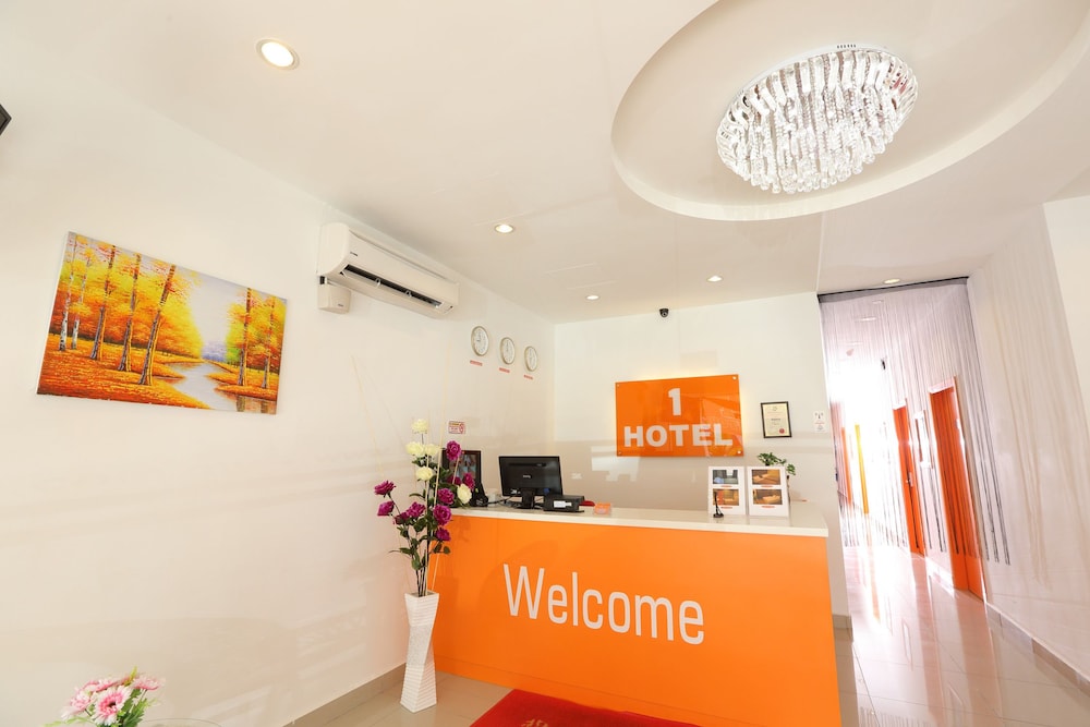 1 Hotel Taman Connaught 6/58