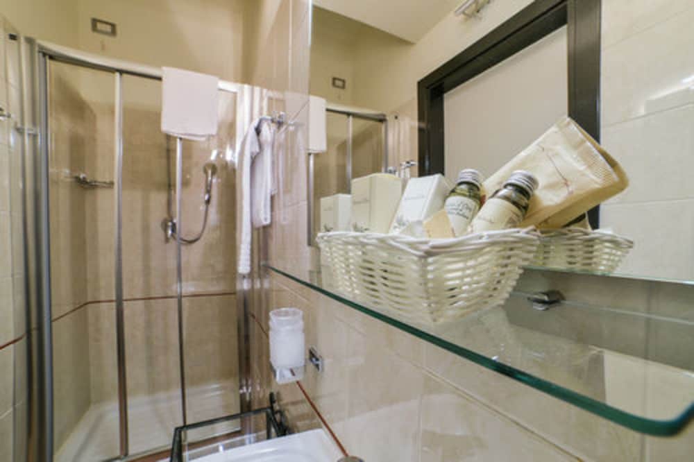 غرفة أساسية رباعية بثلاثة أسرّة بغرفة نوم واحدة، Hotel Bella Firenze 7/7