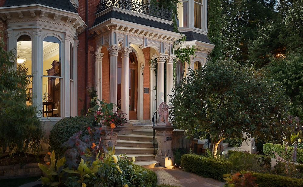 The Mansion On Delaware Ave 24/51