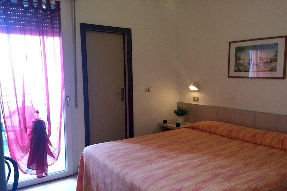 Alpen Hotel 12/55