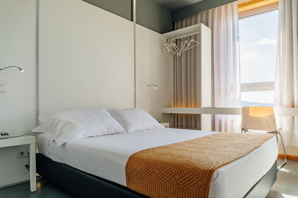 Basic Hotel Braga By Axis 10/69