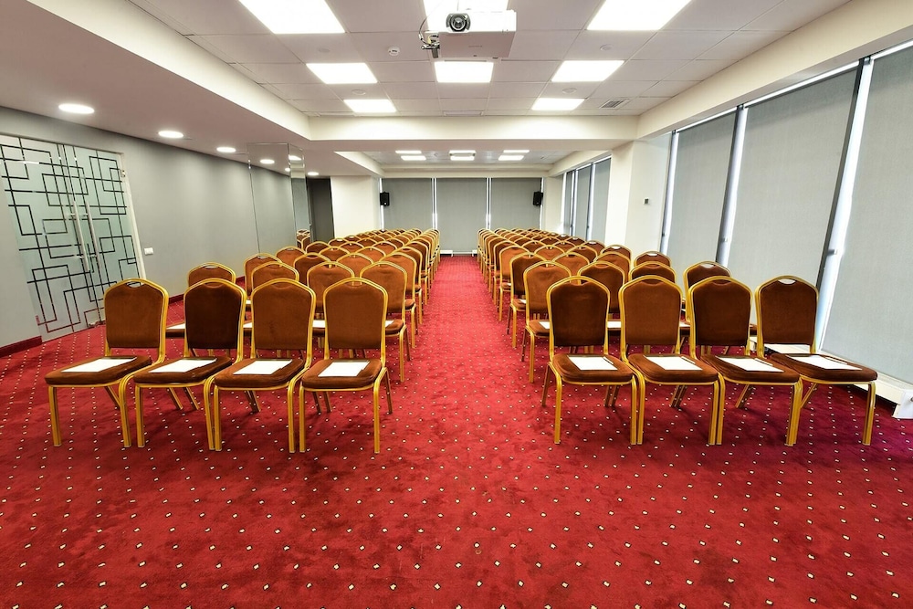 Opera Suite Hotel 45/50