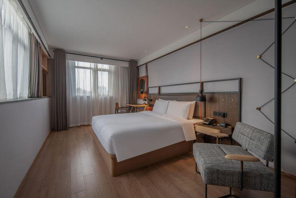 Tongpai Hotel (Pudong, Shanghai) 4/29