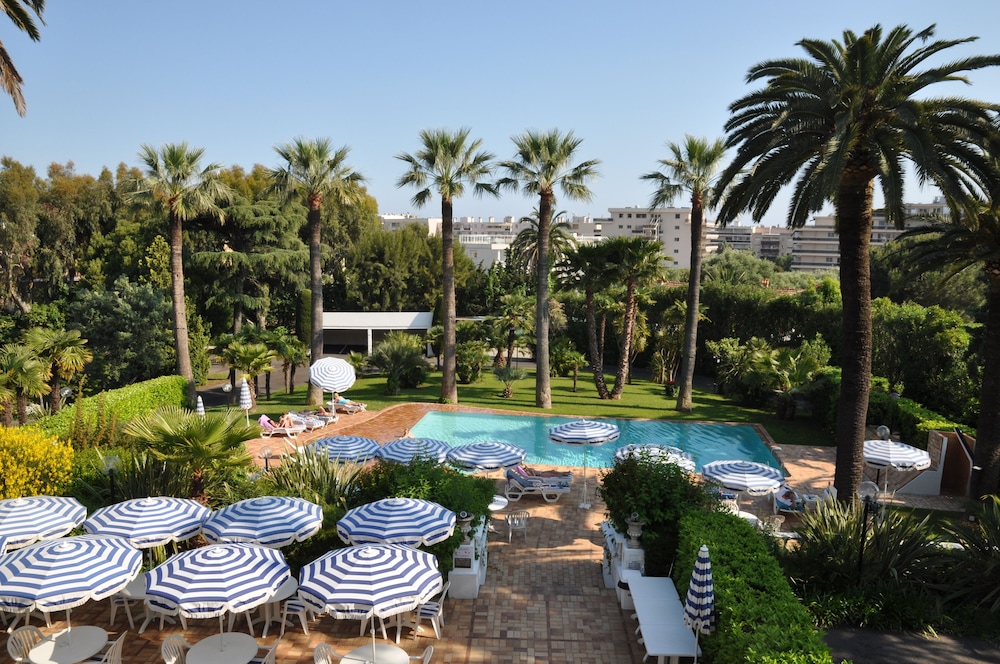 Hôtel Des Mimosas 40/47