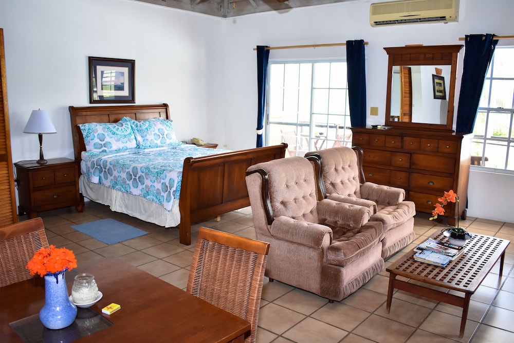 Catamaran Hotel Marina 39/61