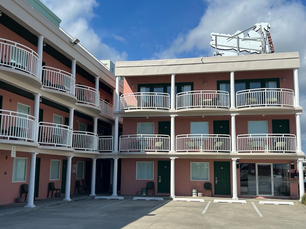 Coliseum Ocean Resort 6/64