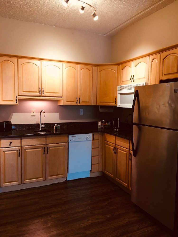 Hawthorn Extended Stay by Wyndham Conyers 3/40