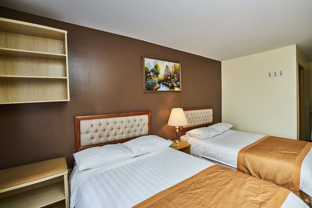 Flushing Hotel 18/60