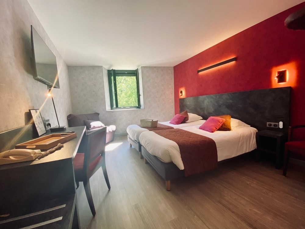 HOSTELLERIE LA CHAUMIERE 3/32