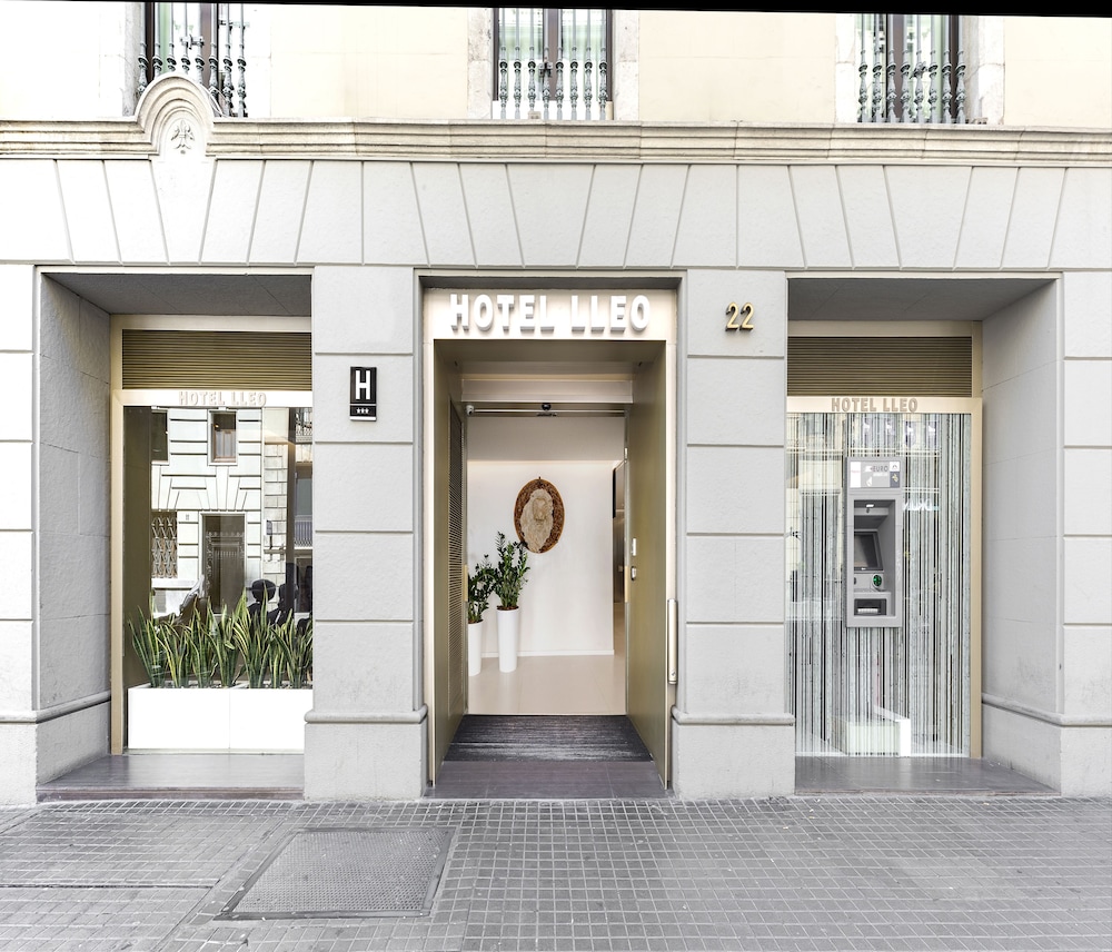 Lleo Hotel photo1
