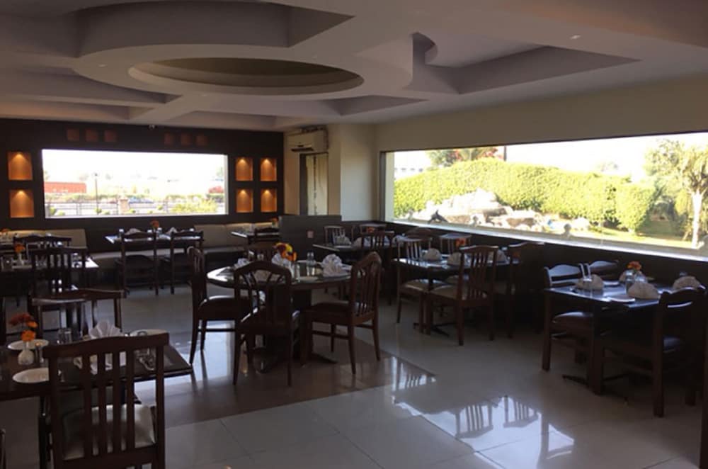 SHIVA OASIS RESORT 22/32