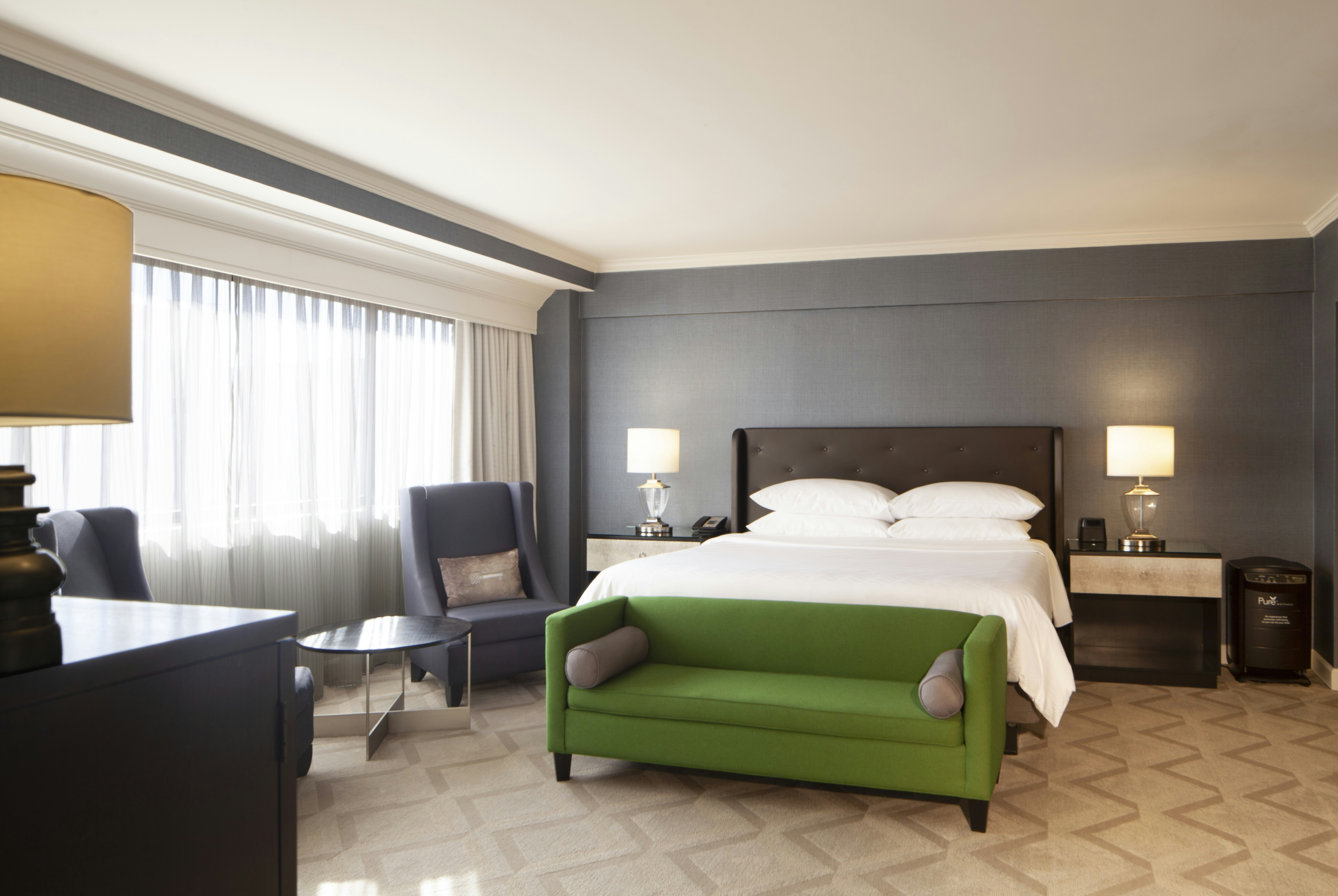 DELUXE, KING BED, ACCESSIBLE