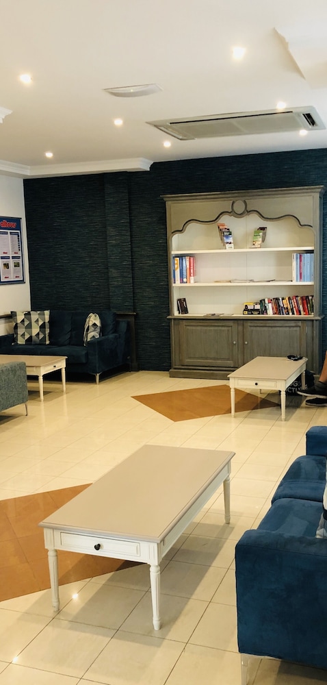 Plaza Regency Hotels 5/50