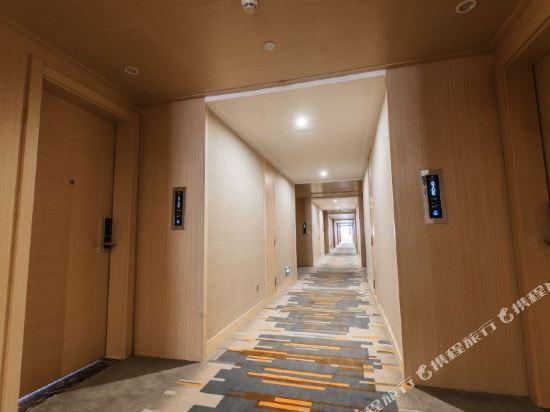 Xin A Dan Yuan Optics Valley International Hotel 18/30