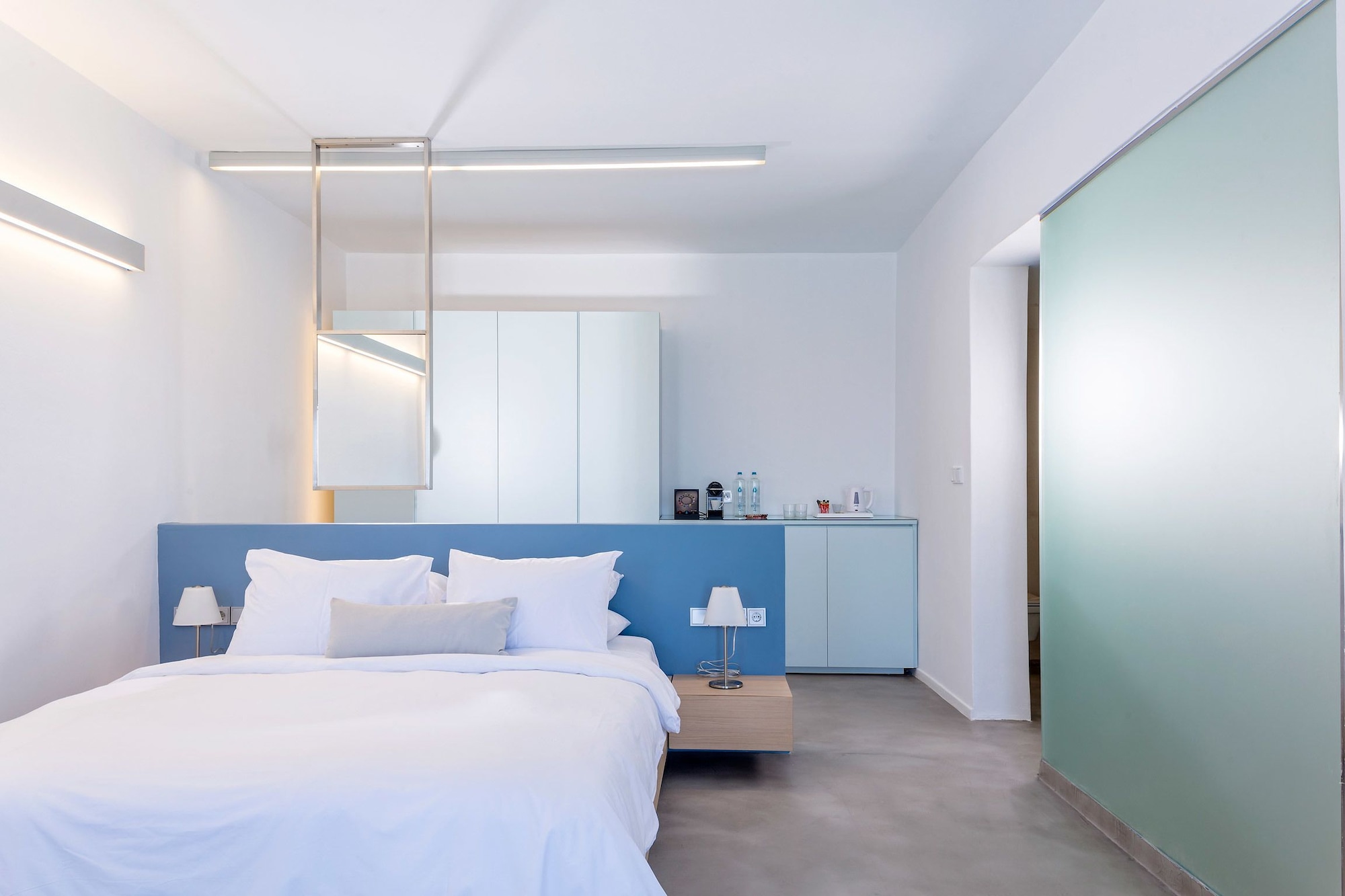 Infinity, Suite, Double Bed, Caldera View, Sofa 2/10