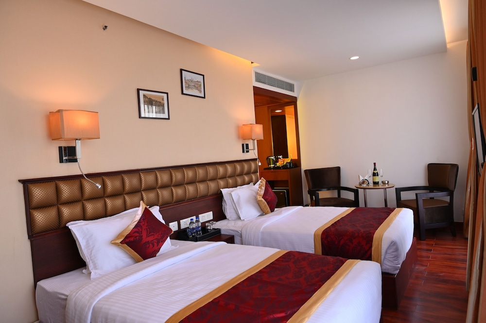 Raaj Bhaavan Clarks Inn Chennai 12/28