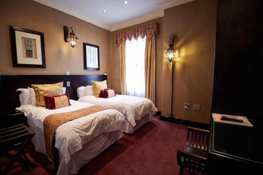 Family Suite, Queen and Twin Beds