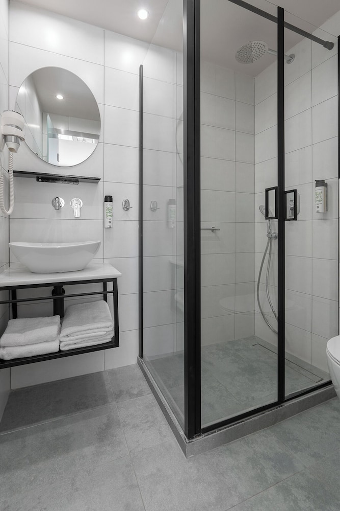 غرفة بسرير مزدوج بشرفة، Piraeus City Hotel 4/4