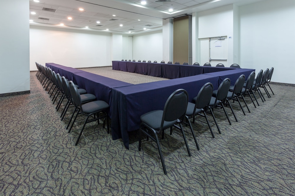 Holiday Inn Express Guadalajara Iteso 51/72