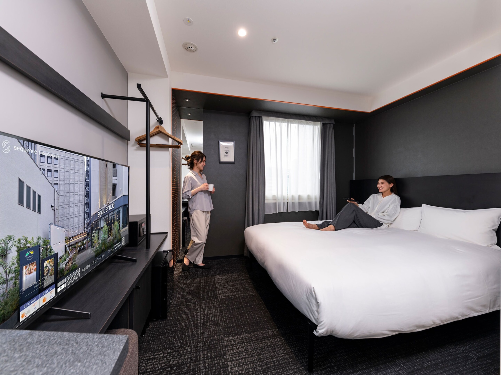 ROOM, QUEEN BED