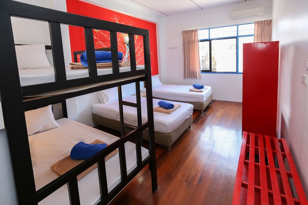 Phuket Old Town Hostel 36/61