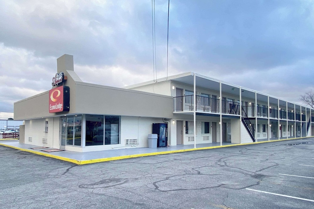 Econo Lodge Norfolk Airport 25/28