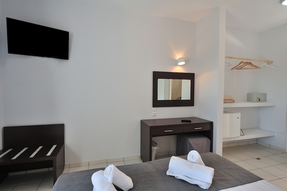 Anamar Skiathos 42/48