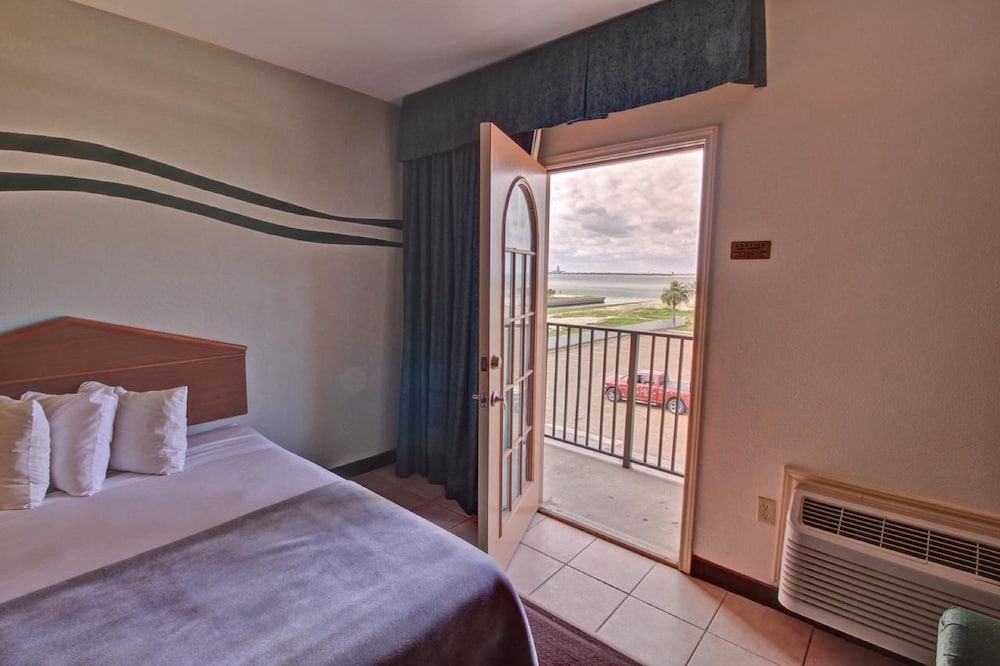 Home2 Suites by Hilton South Padre Island 21/72