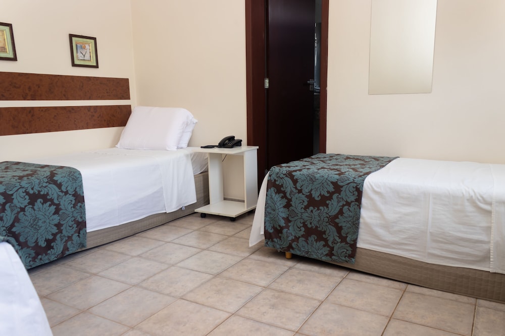 Hotel Minastur 18/50
