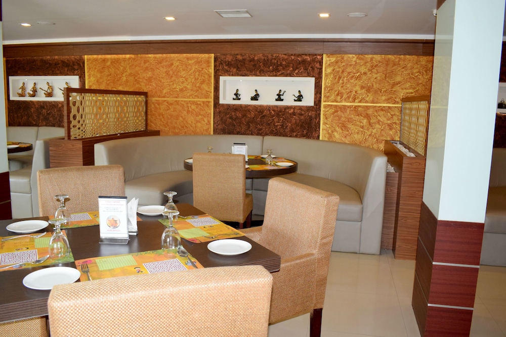 NAKSHATRA EMERALD INN GURUVAYUR 4/41