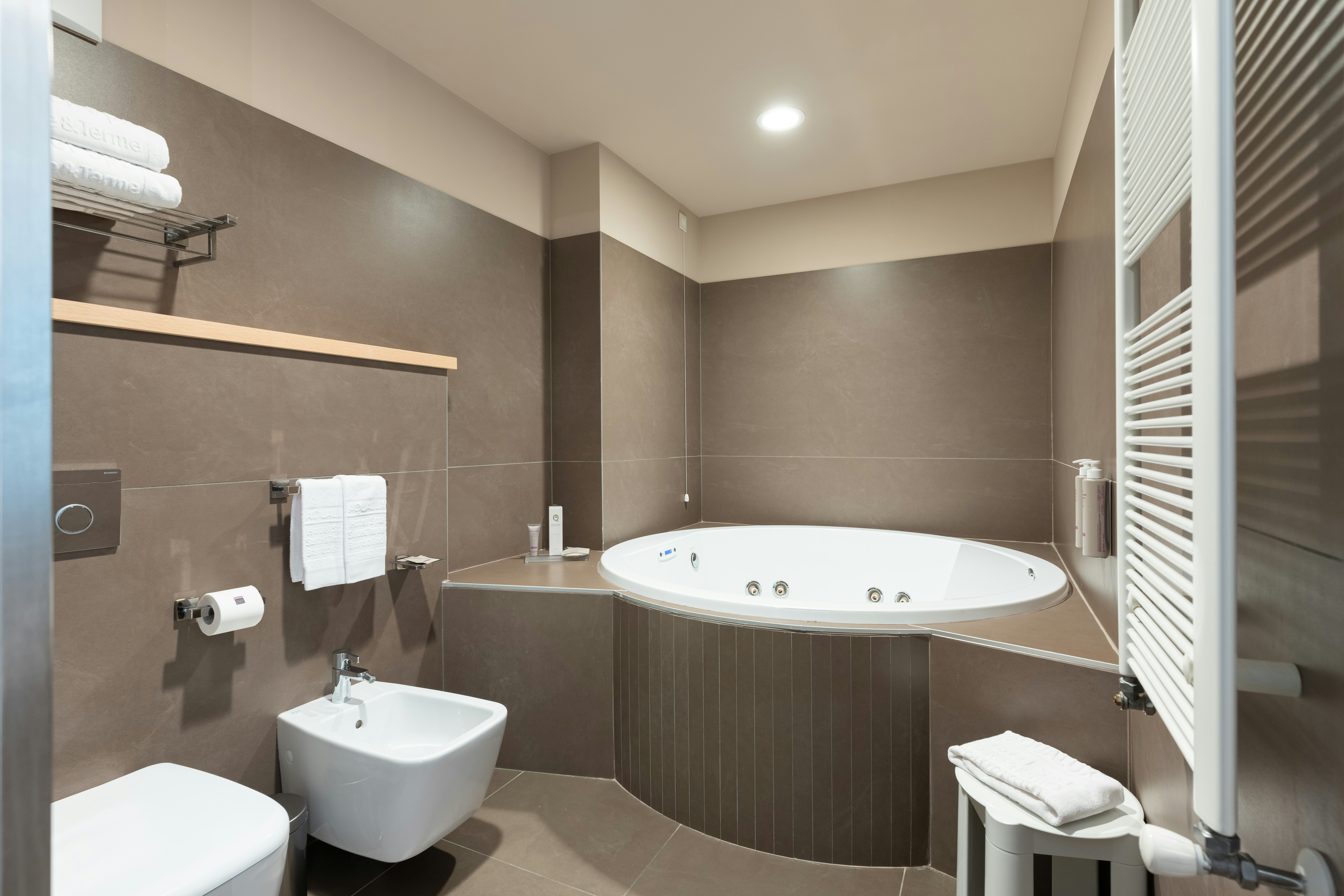 Aqualux Hotel Spa Suite & Terme 58/60