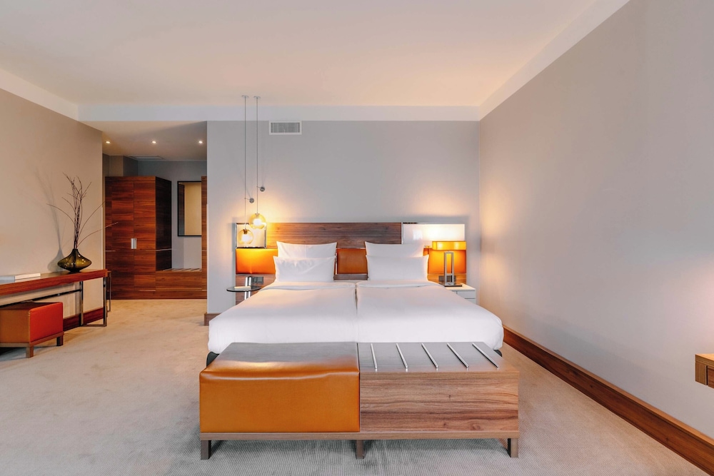 JUNIOR SUITE, STUDIO, KING BED