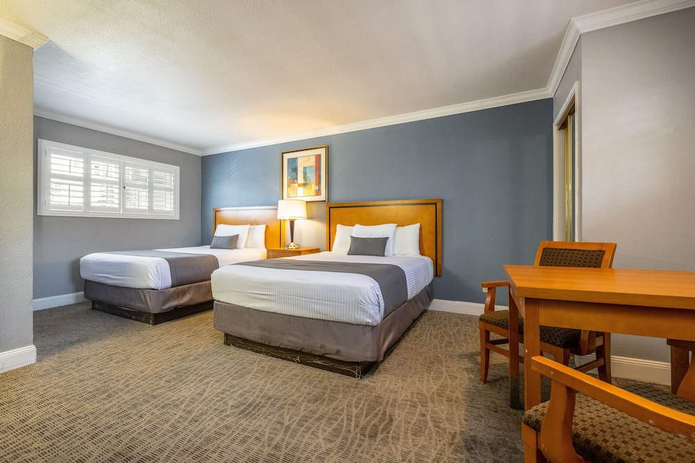 Soma Park Inn – Civic Center 17/50