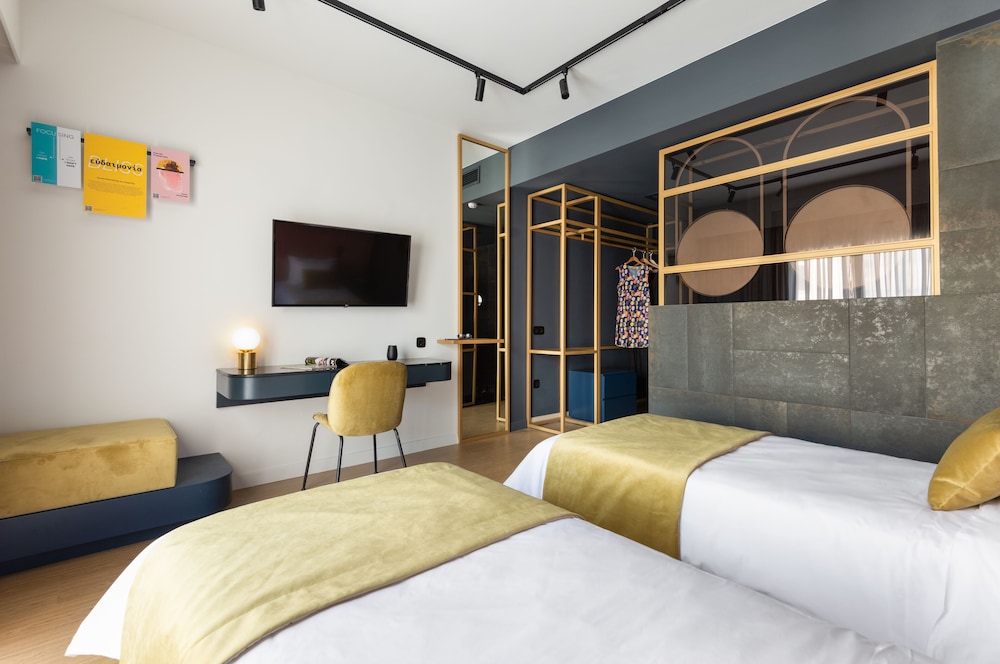 غرفة بزنس اقتصادية بسرير كينج، Colors Hotel Athens 2/4