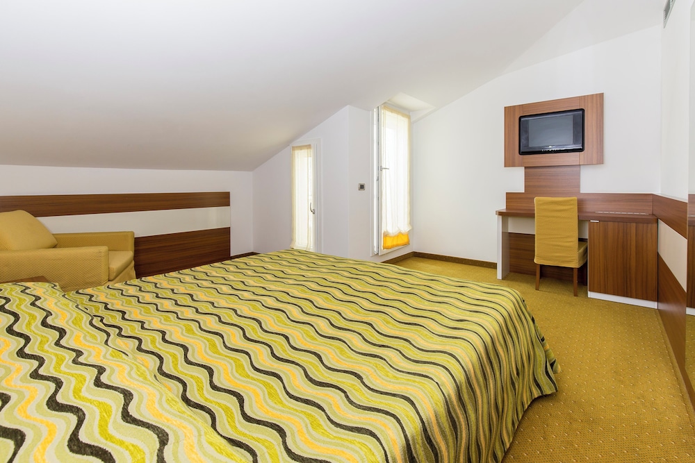 HOTEL MAREGOLF 15/46