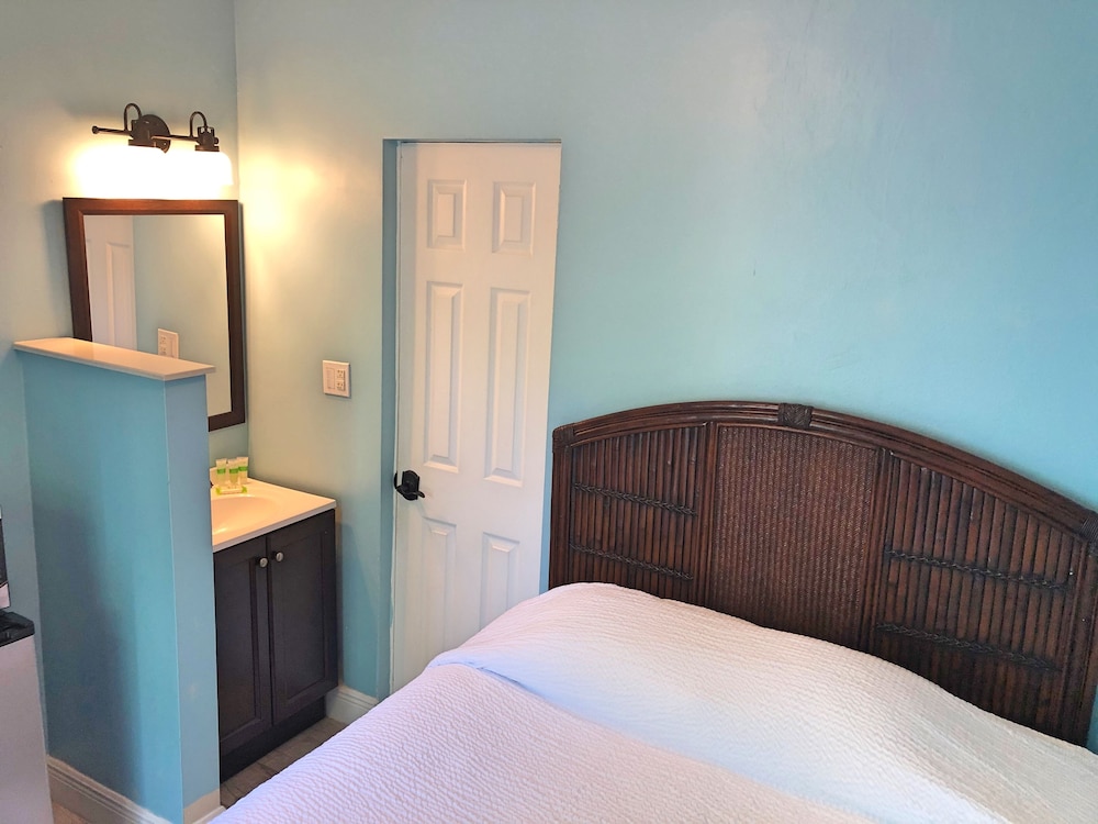 The Pelican Key Largo Cottages 23/76