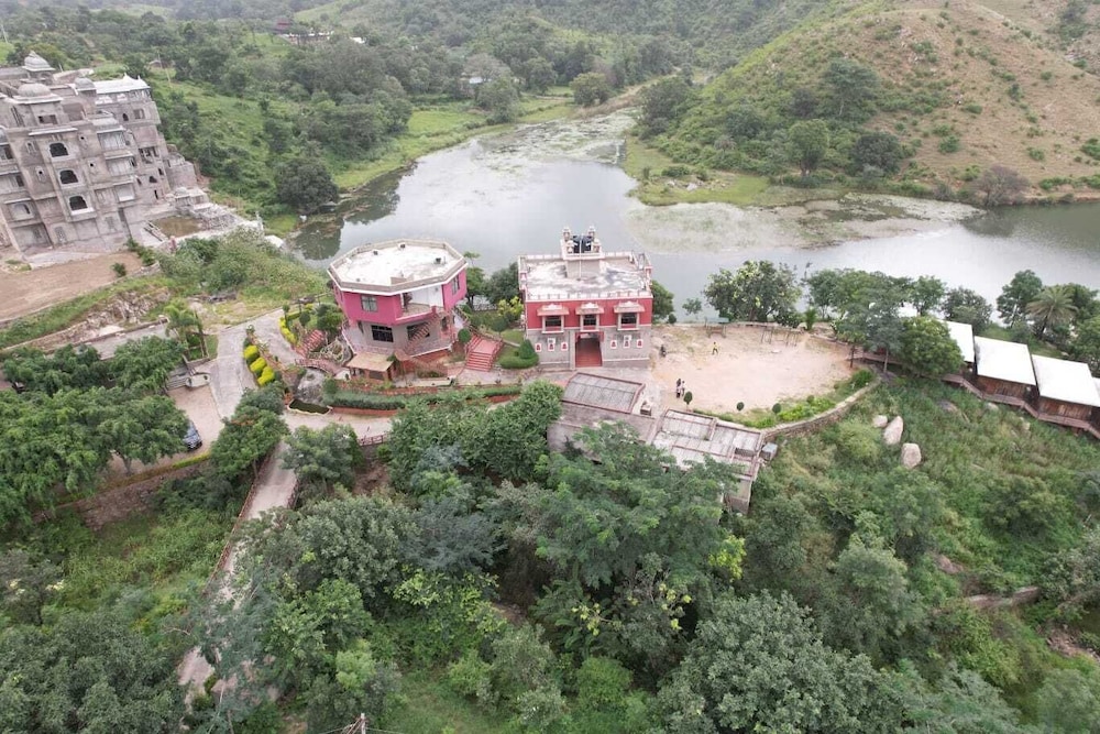Lake Alpi resort Kumbhalgarh 40/50