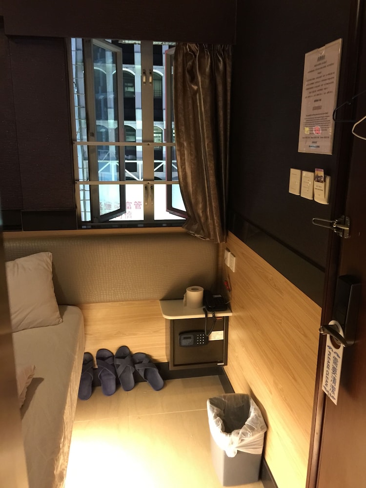Rai Lei Hotel 25/50
