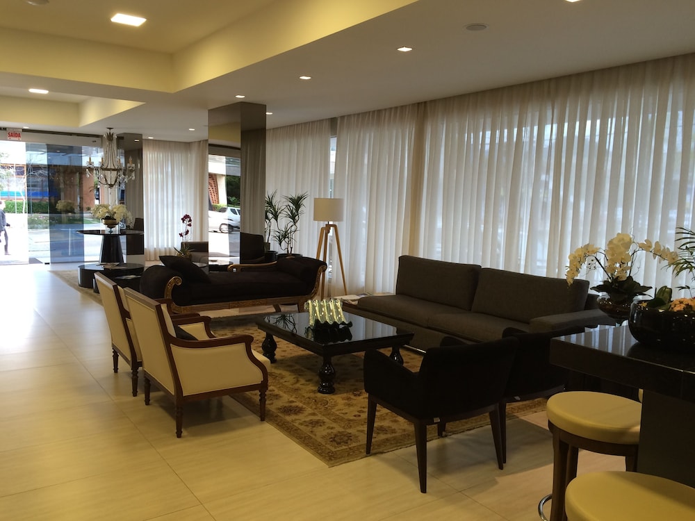 BLUE HILL HOTEL 37/70