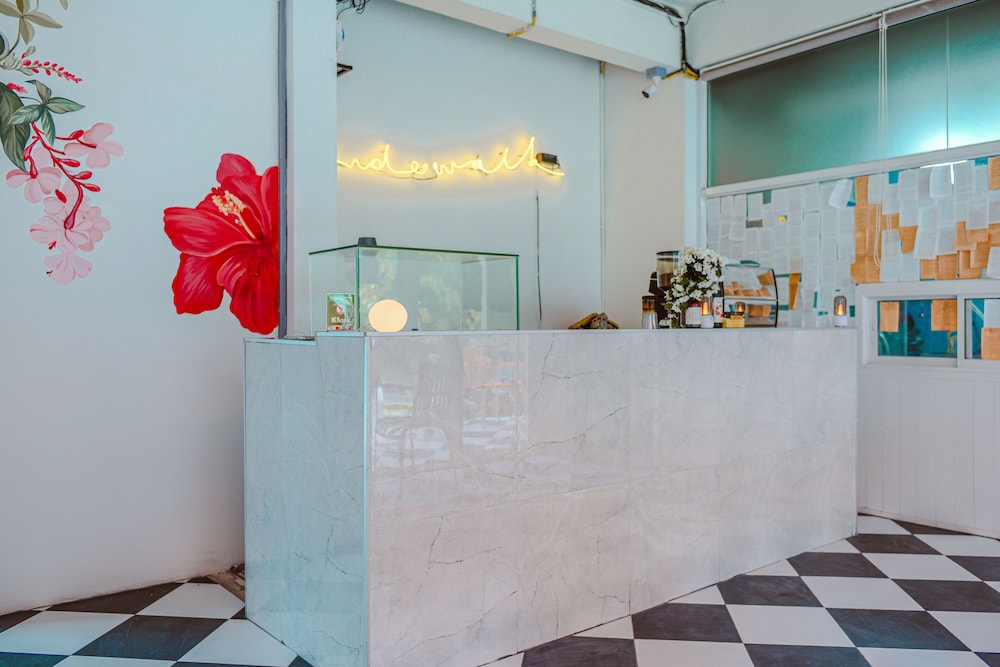 Side Walk Boutique Hotel 4/50