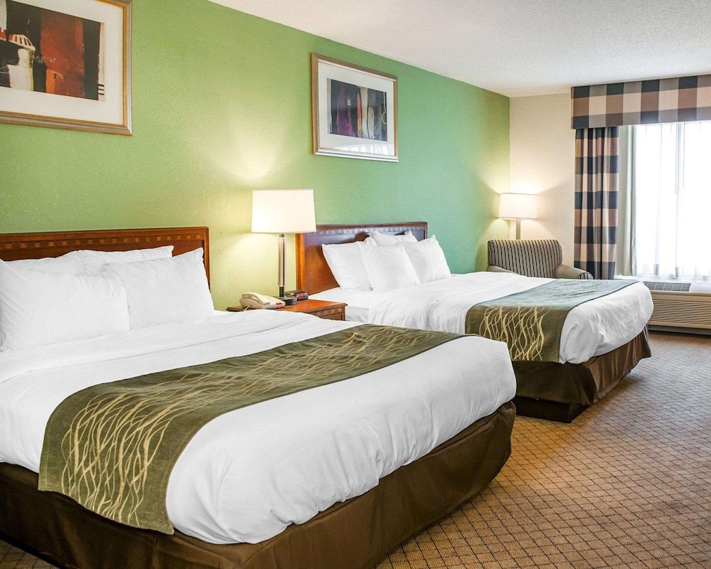 غرفة بسريرين كوين لذوي الإعاقة، Comfort Inn Goshen, IN 3/6