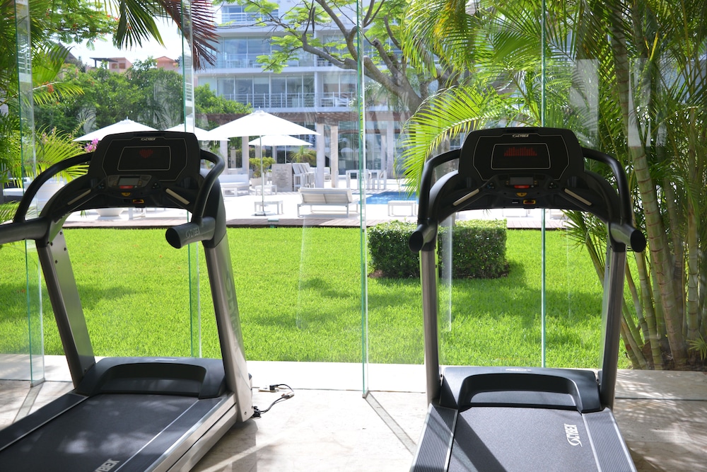 Magia Beachside Condo 25/47