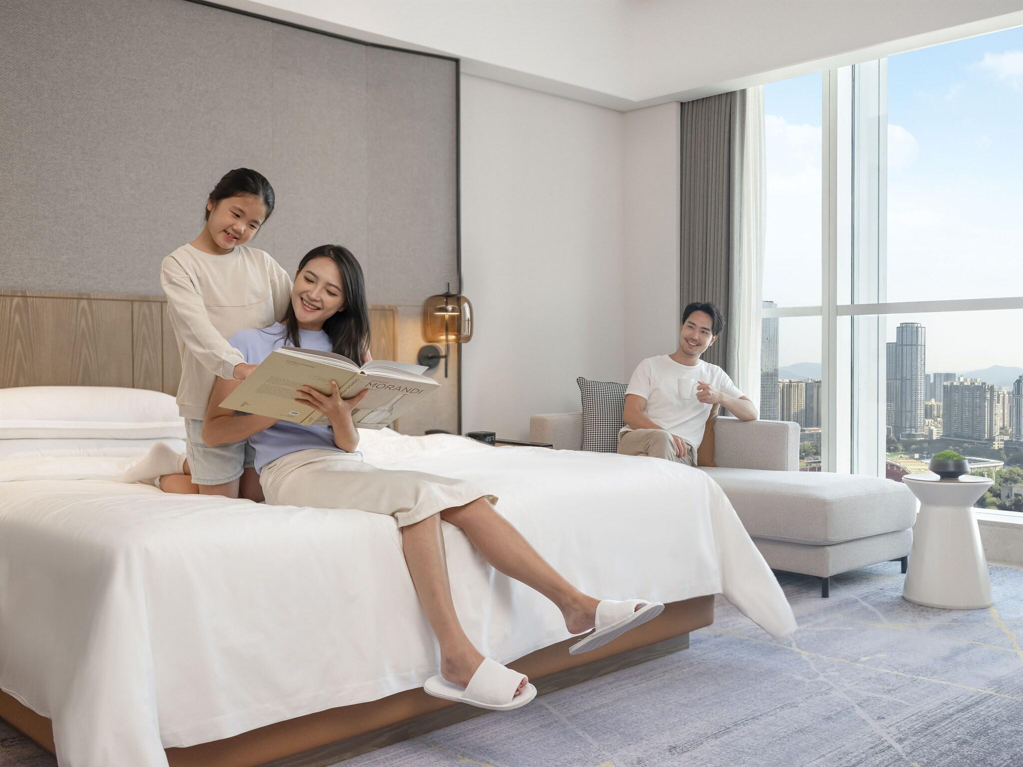 غرفة بريميير ديلوكس بسرير كينج، Sheraton Guangzhou Hotel 2/5