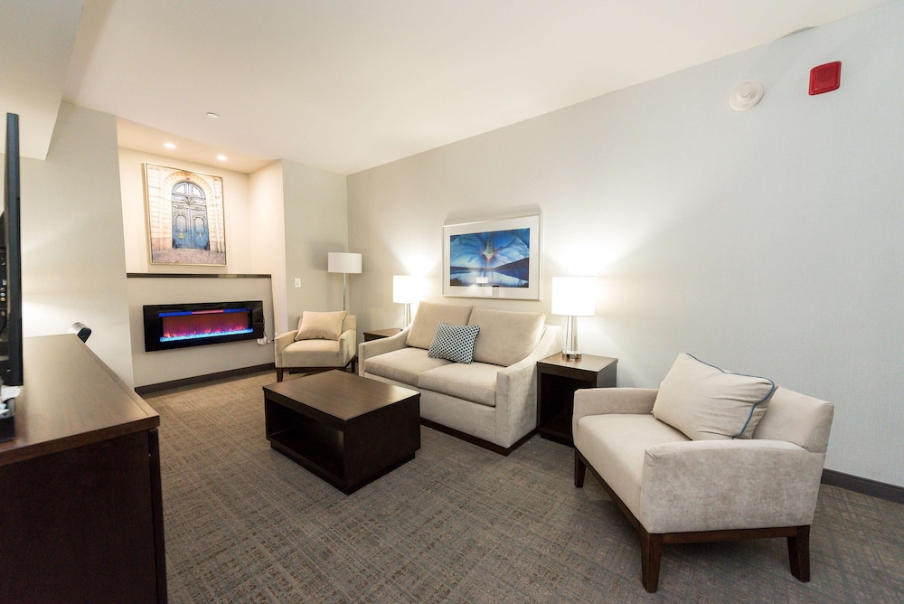Hilton Scranton & Conference Center 35/39