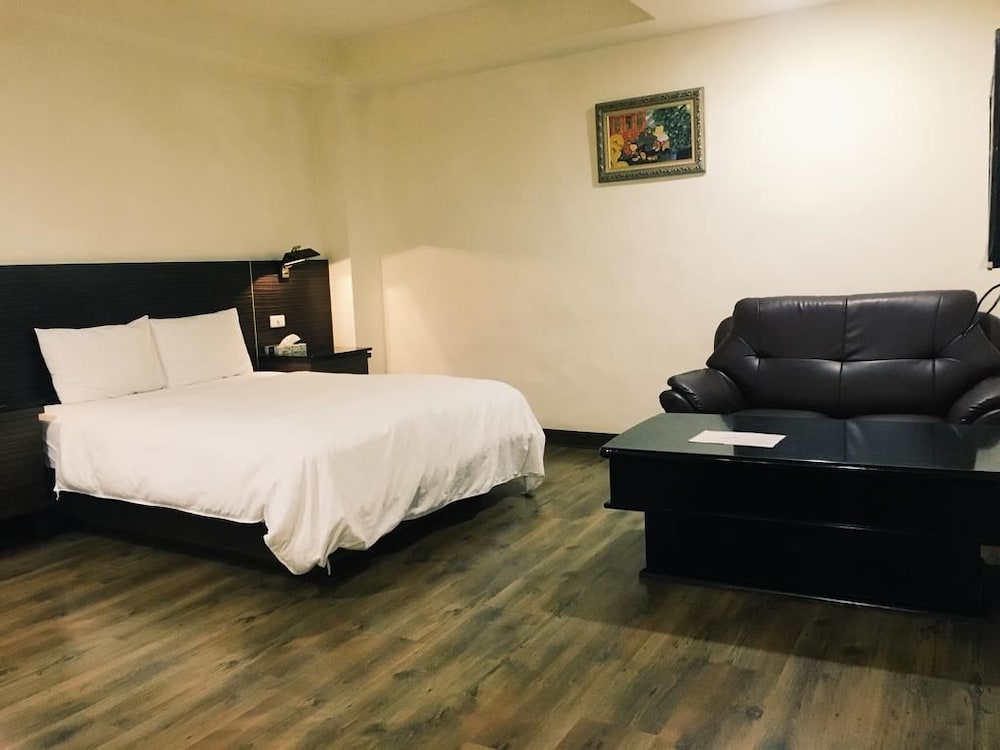CITY, DOUBLE BED, NO PARKING