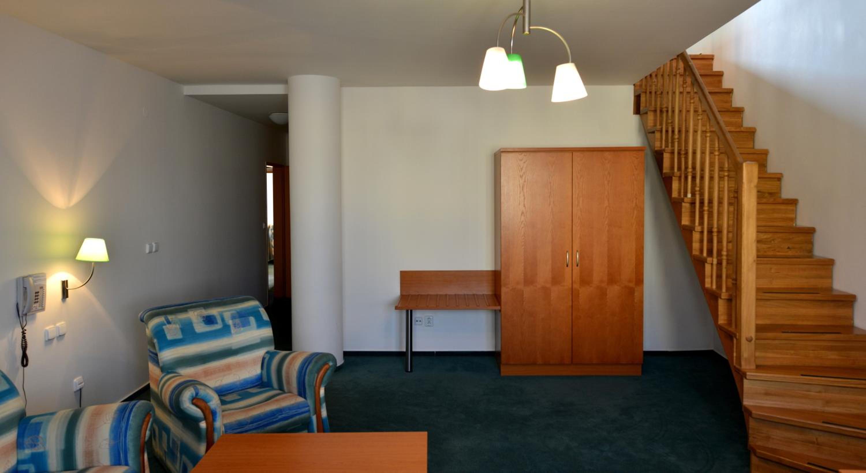 Hotel Dvorak 42/66
