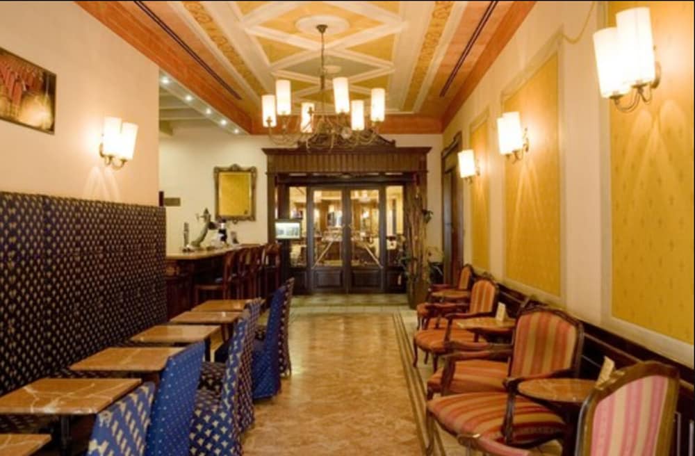 Ramblas Hotel 43/75