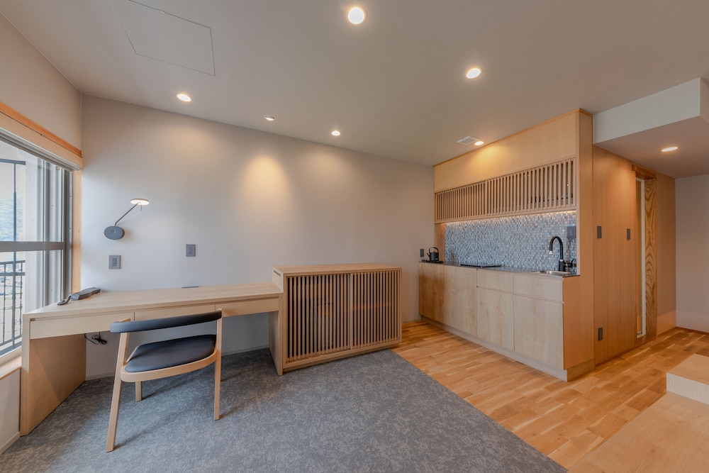 Hotel New Tsuruta 9/71
